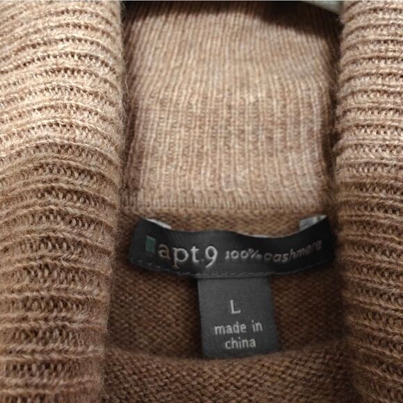 100% Cashmere Tan Caramel turtle neck sweater size L by Apt 9 - Picture 7 of 7